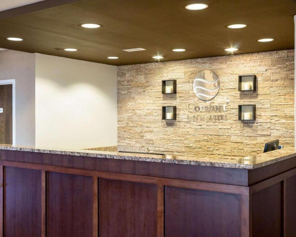 Comfort Inn & Suites Watford City Kültér fotó