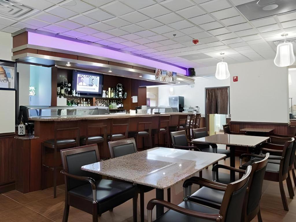 Comfort Inn & Suites Watford City Kültér fotó